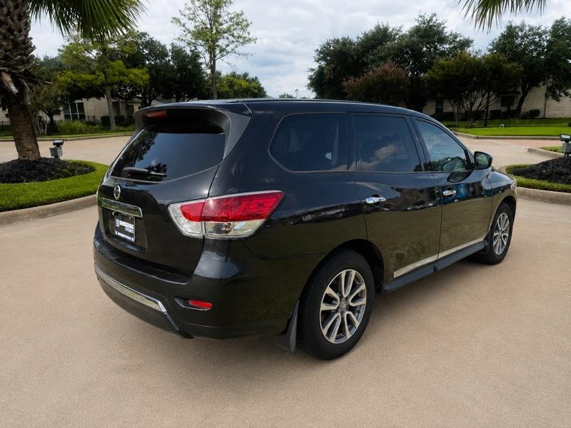 Nissan Pathfinder SV 2WD 2015