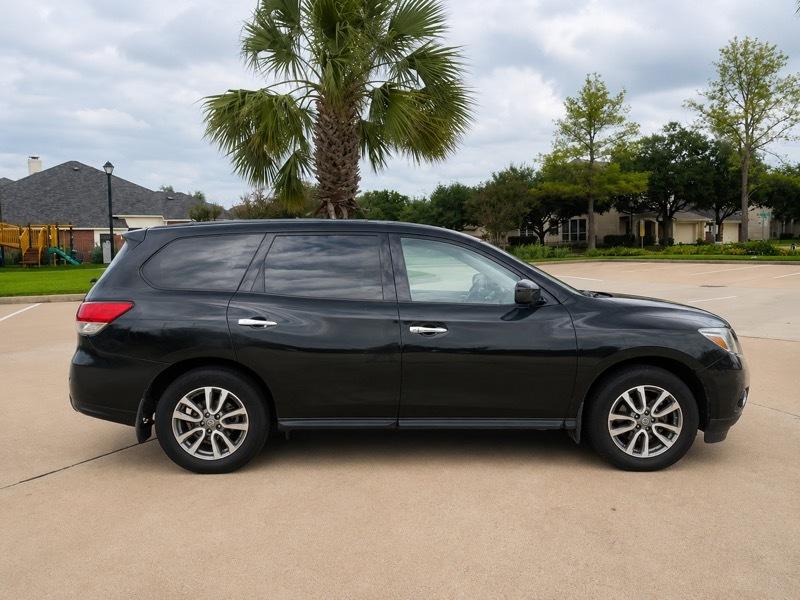 Nissan Pathfinder SV 2WD 2015