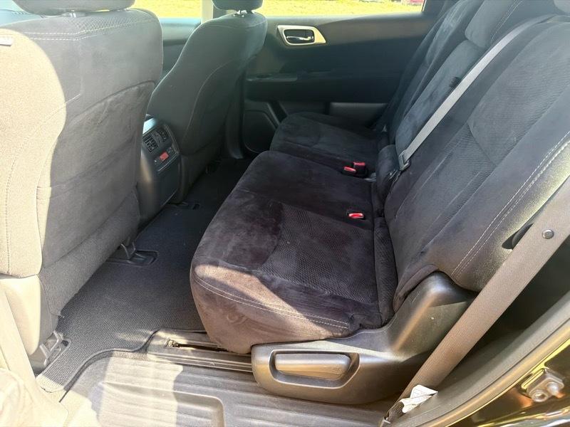 Nissan Pathfinder SV 2WD 2015