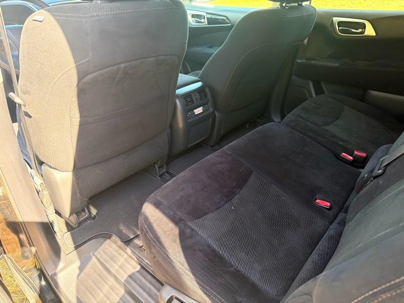 Nissan Pathfinder SV 2WD 2015
