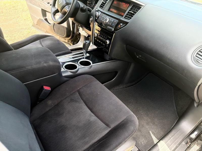 Nissan Pathfinder SV 2WD 2015