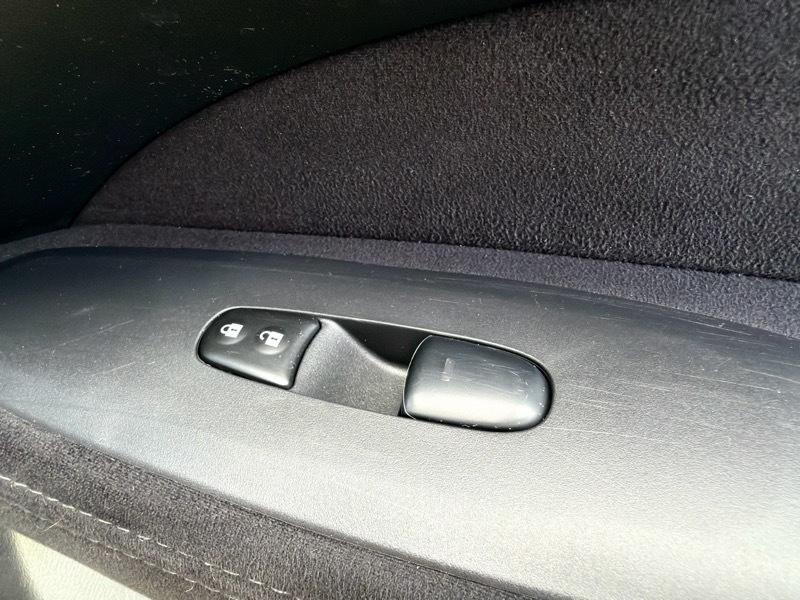 Nissan Pathfinder SV 2WD 2015