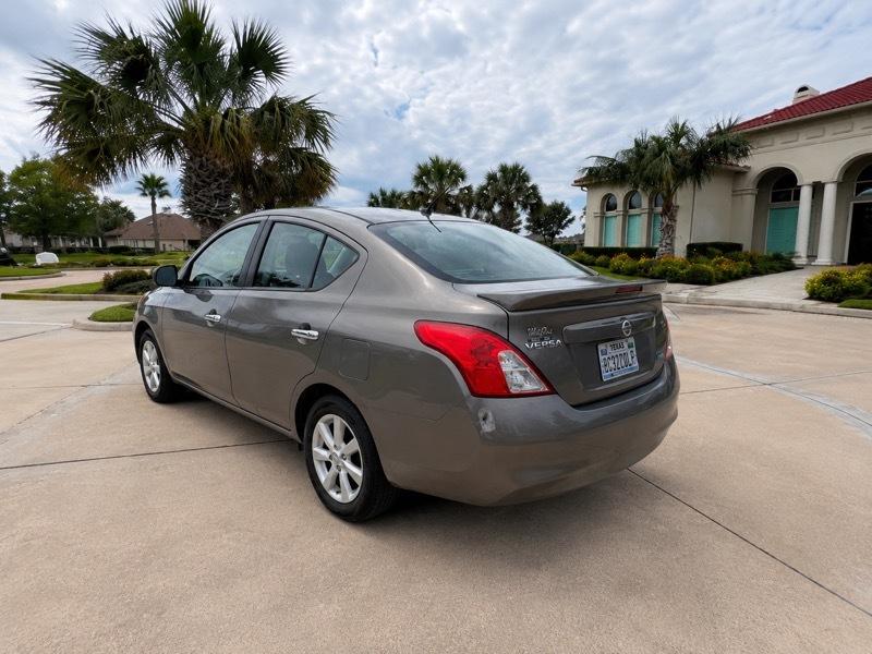 Nissan Versa 1.6 S Plus 2014