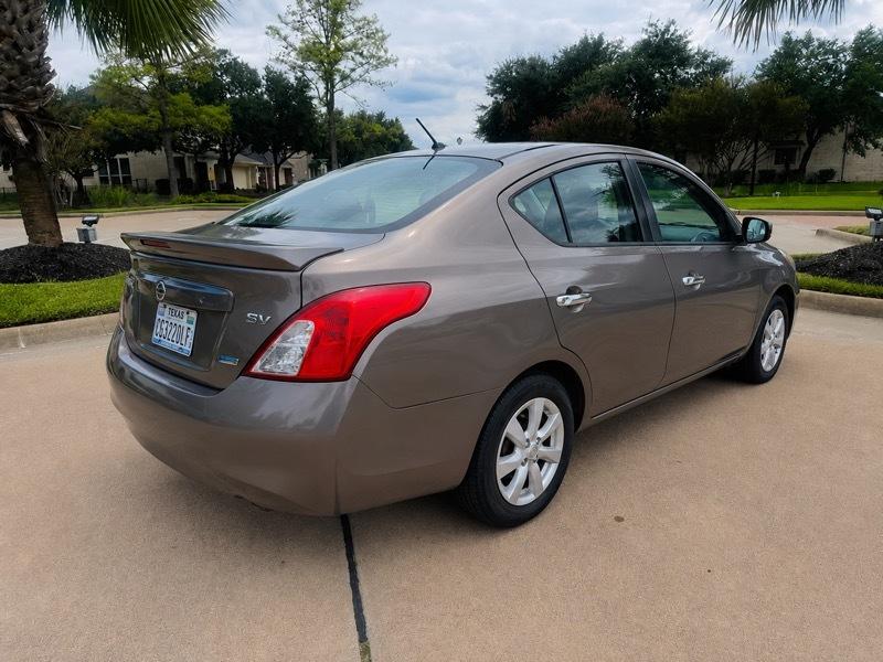 Nissan Versa 1.6 S Plus 2014