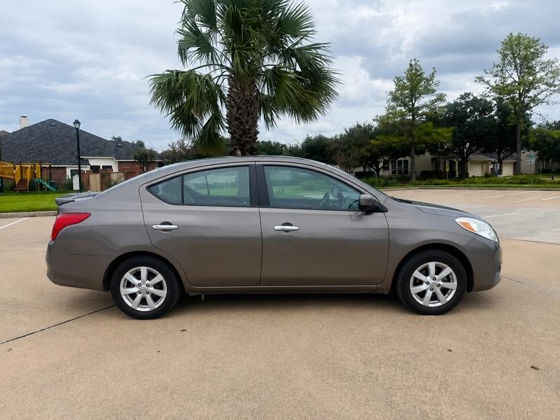 Nissan Versa 1.6 S Plus 2014