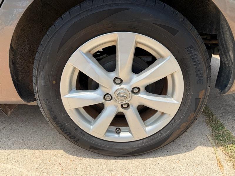 Nissan Versa 1.6 S Plus 2014