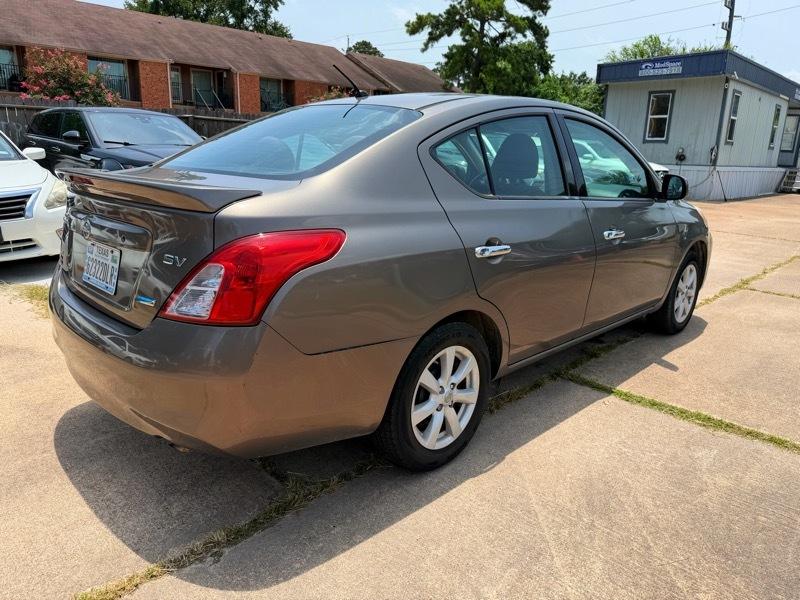 Nissan Versa 1.6 S Plus 2014