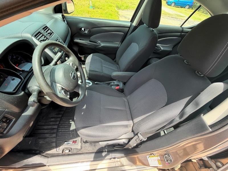 Nissan Versa 1.6 S Plus 2014