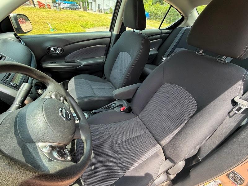 Nissan Versa 1.6 S Plus 2014