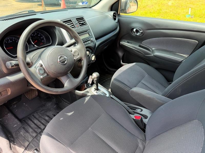 Nissan Versa 1.6 S Plus 2014