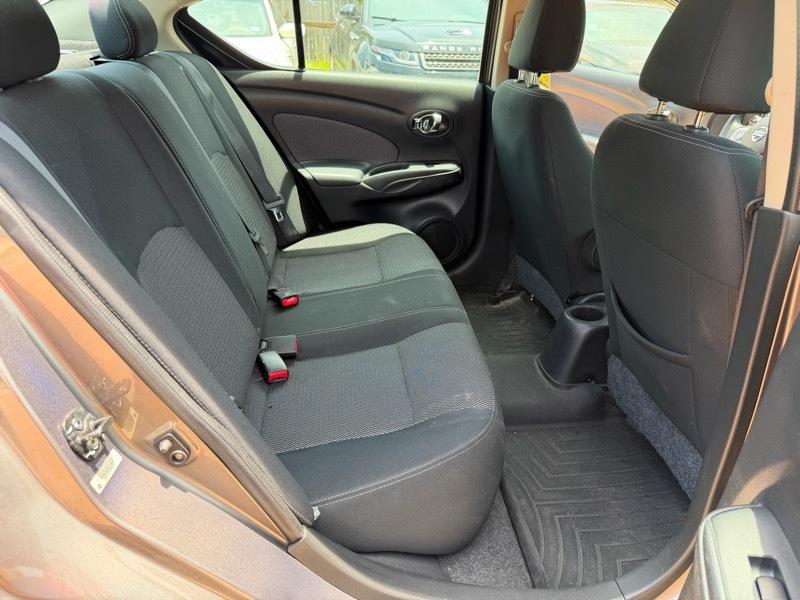 Nissan Versa 1.6 S Plus 2014