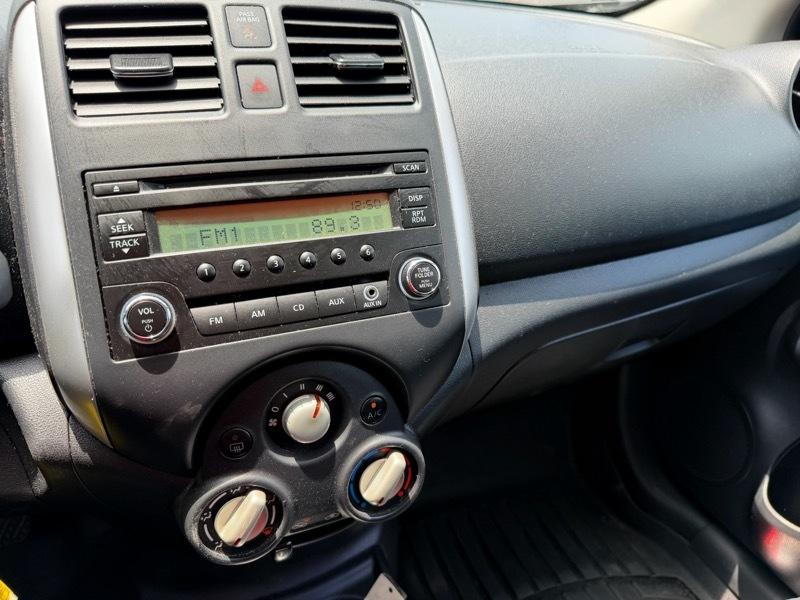 Nissan Versa 1.6 S Plus 2014