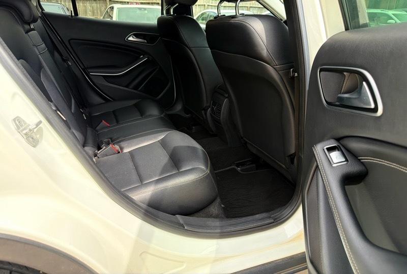 Mercedes-Benz GLA-Class GLA250 4MATIC 2015