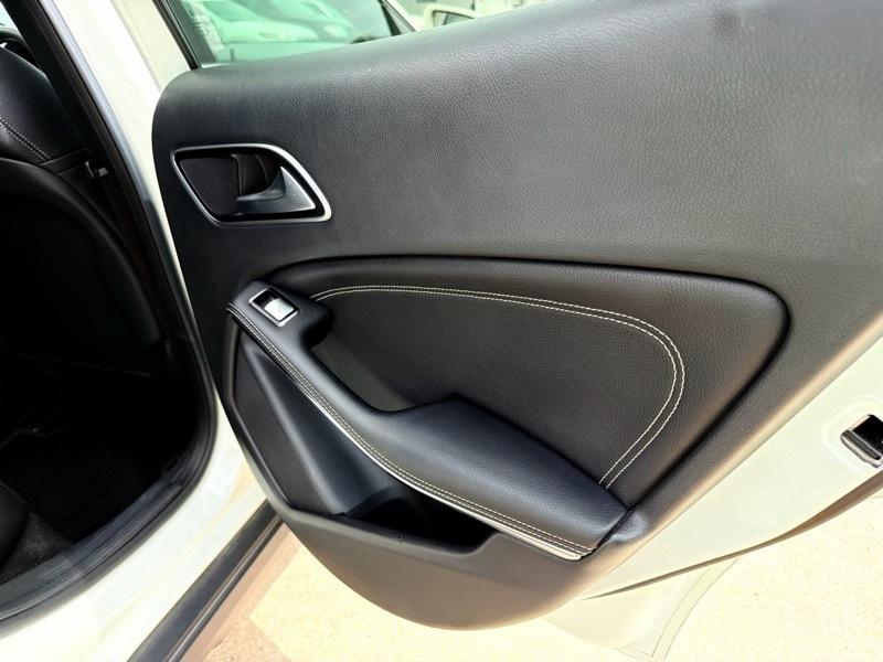 Mercedes-Benz GLA-Class GLA250 4MATIC 2015