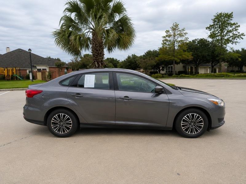 Ford Focus S Sedan 2018