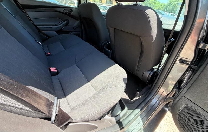 Ford Focus S Sedan 2018