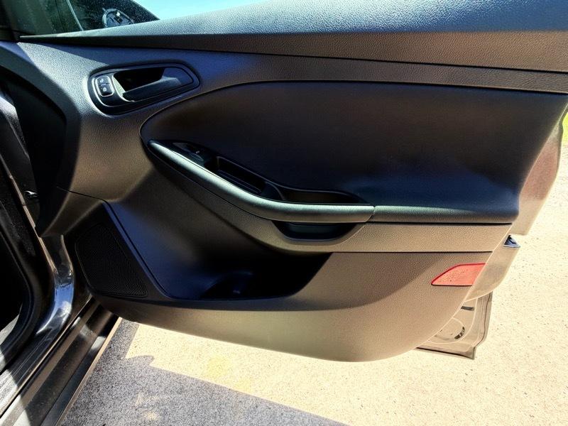 Ford Focus S Sedan 2018