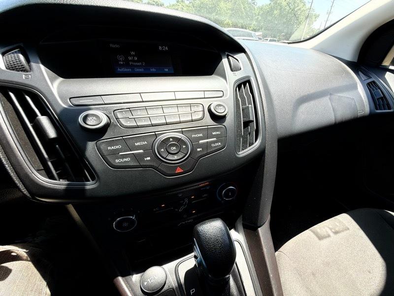 Ford Focus S Sedan 2018