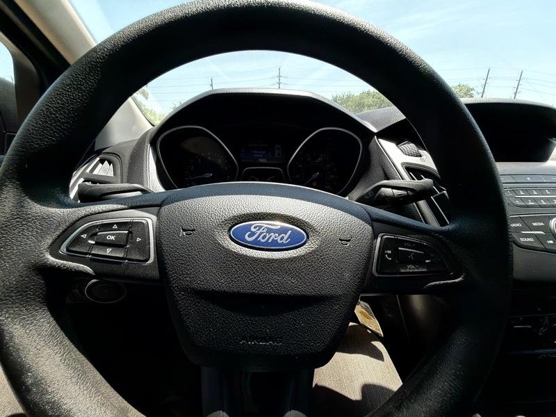 Ford Focus S Sedan 2018