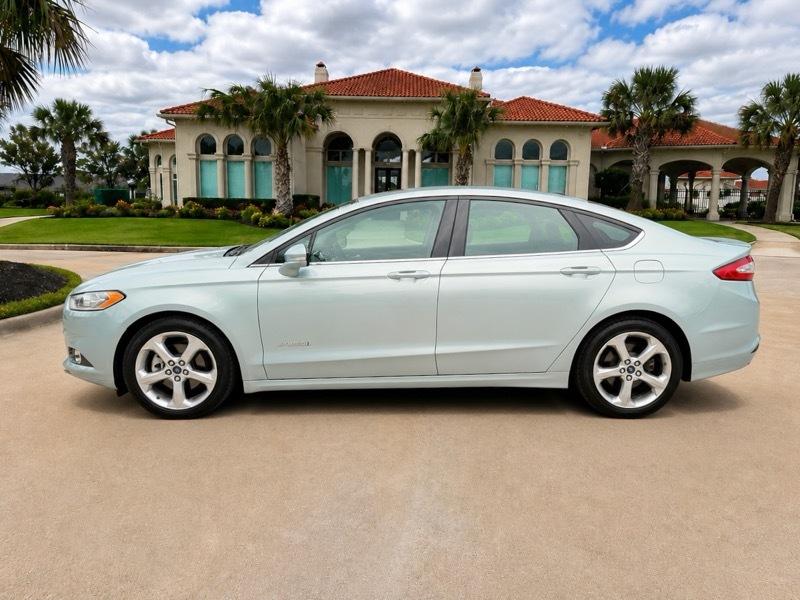 Ford Fusion Hybrid SE 2014