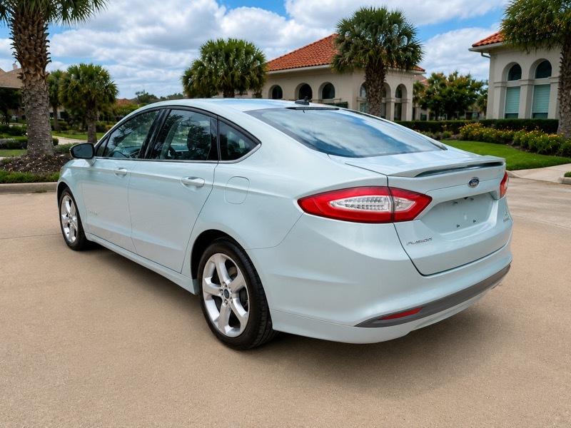 Ford Fusion Hybrid SE 2014