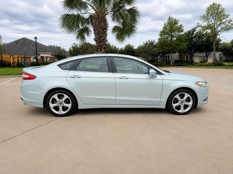 Ford Fusion Hybrid SE 2014