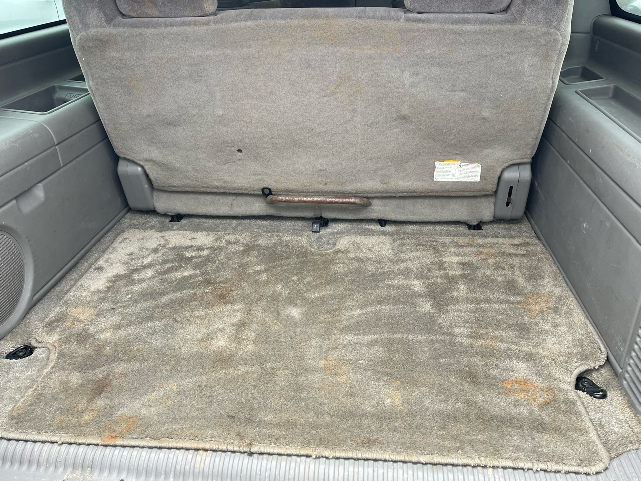 Chevrolet Suburban 1500 2WD 2003