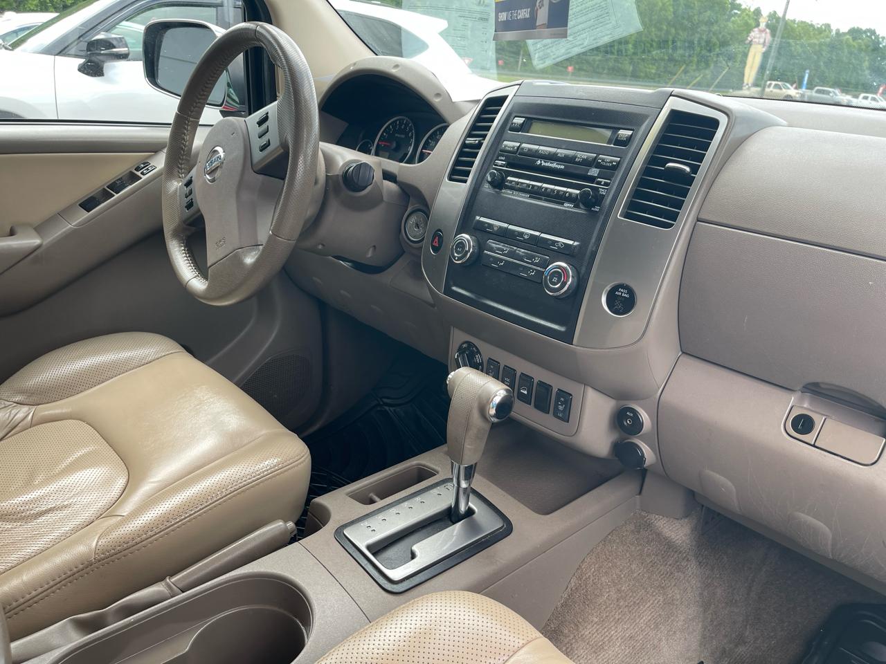 Nissan Frontier Crew Cab 4x4 SL 2011