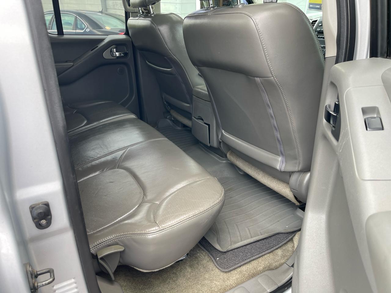 Nissan Frontier Crew Cab 4x4 SL 2011