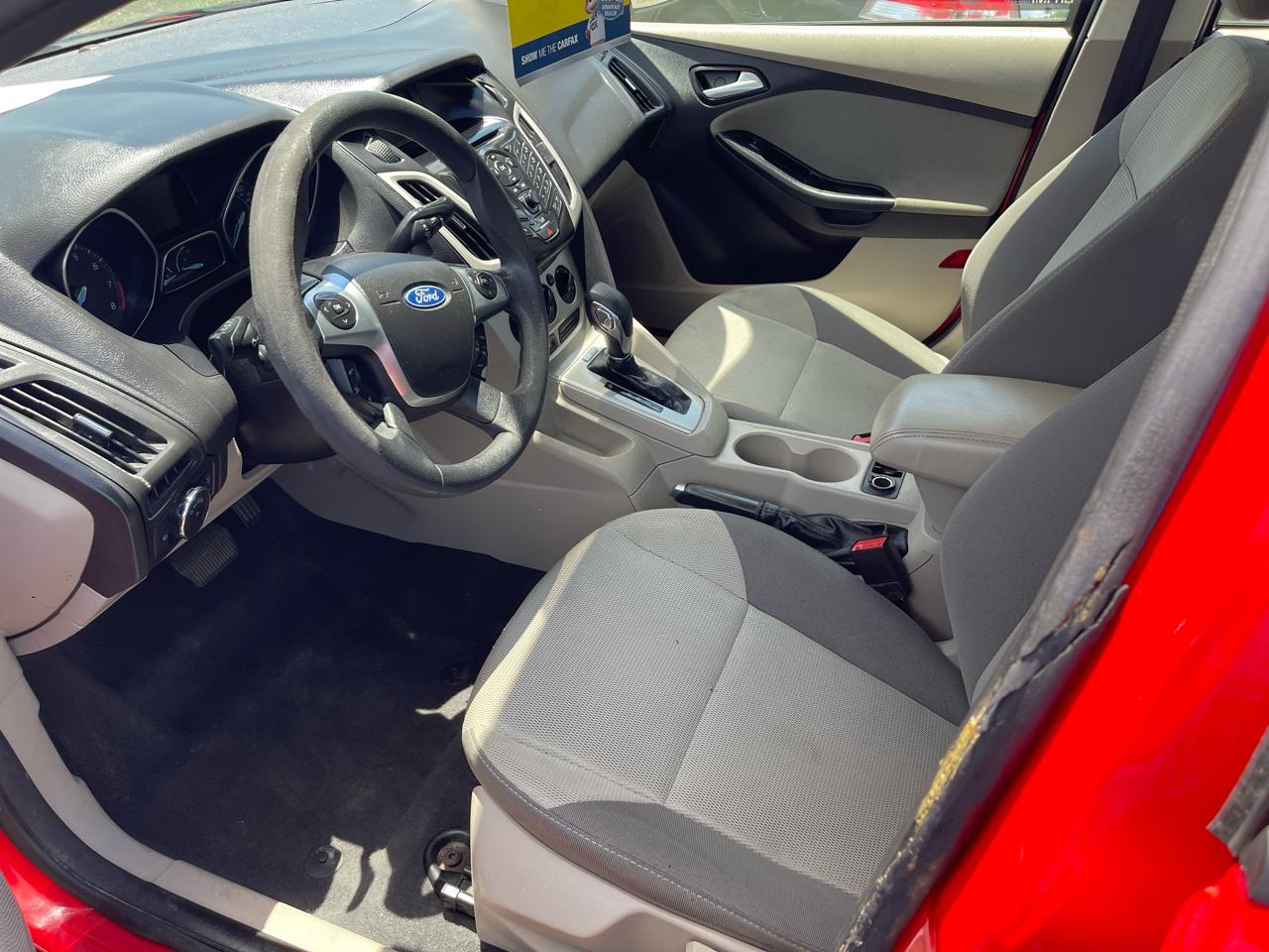 Ford Focus SE Sedan 2012