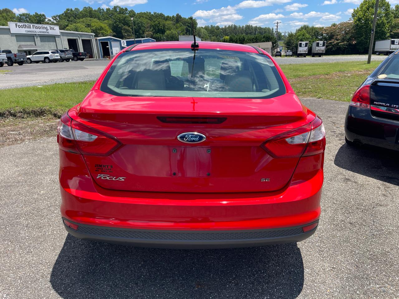 Ford Focus SE Sedan 2012