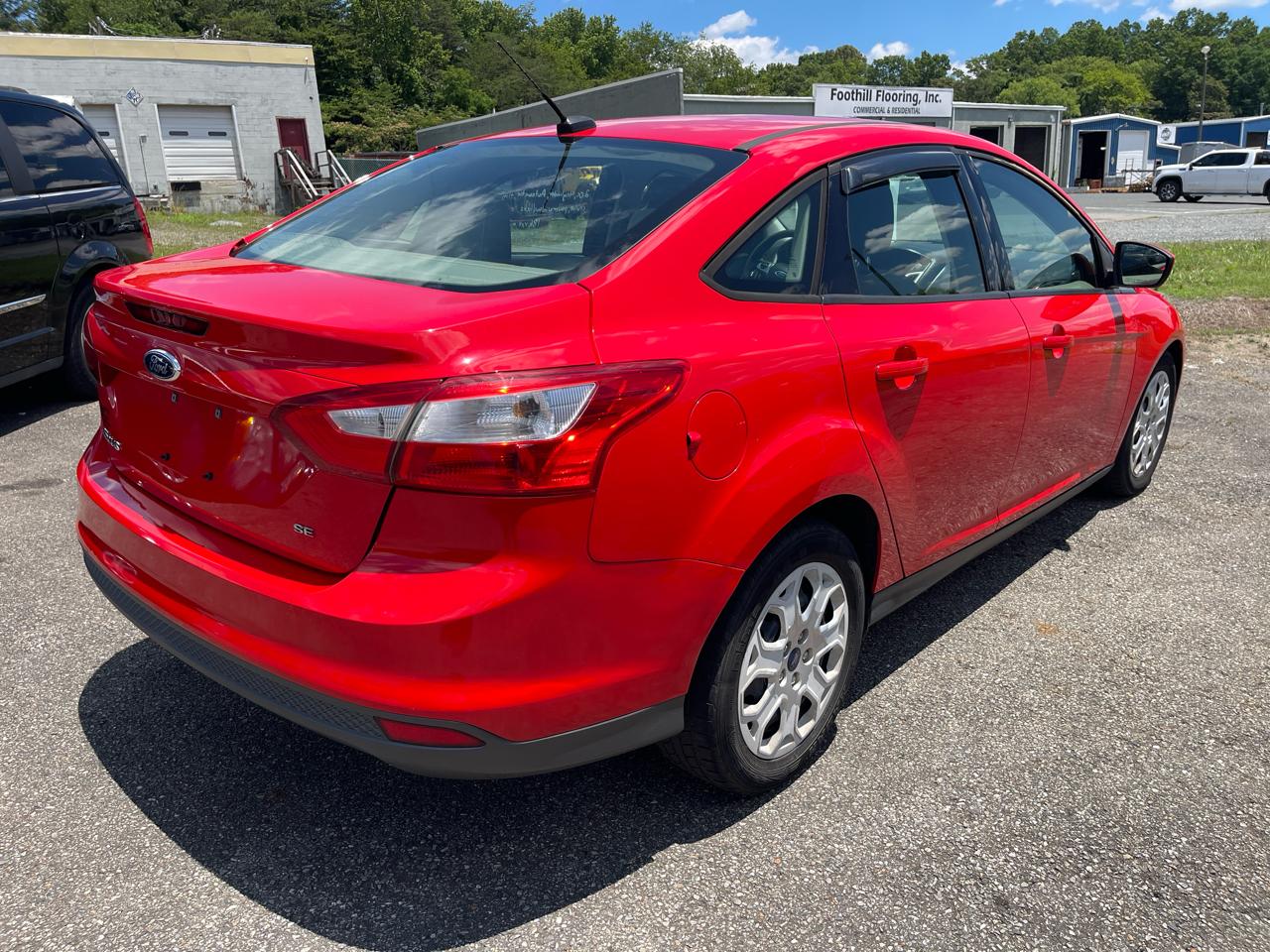Ford Focus SE Sedan 2012
