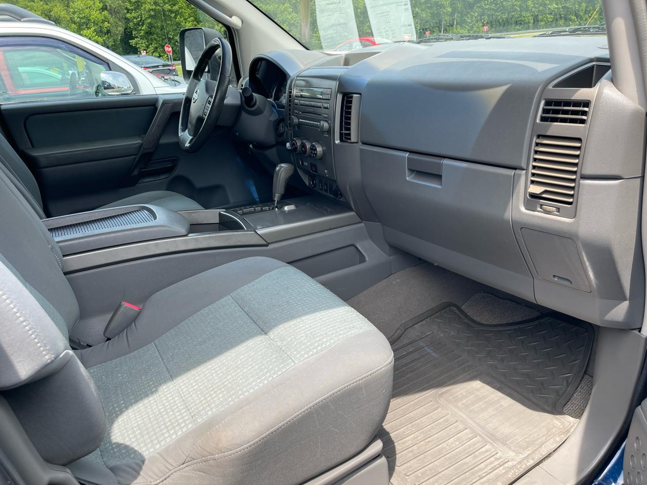 Nissan Titan LE King Cab 4WD 2006