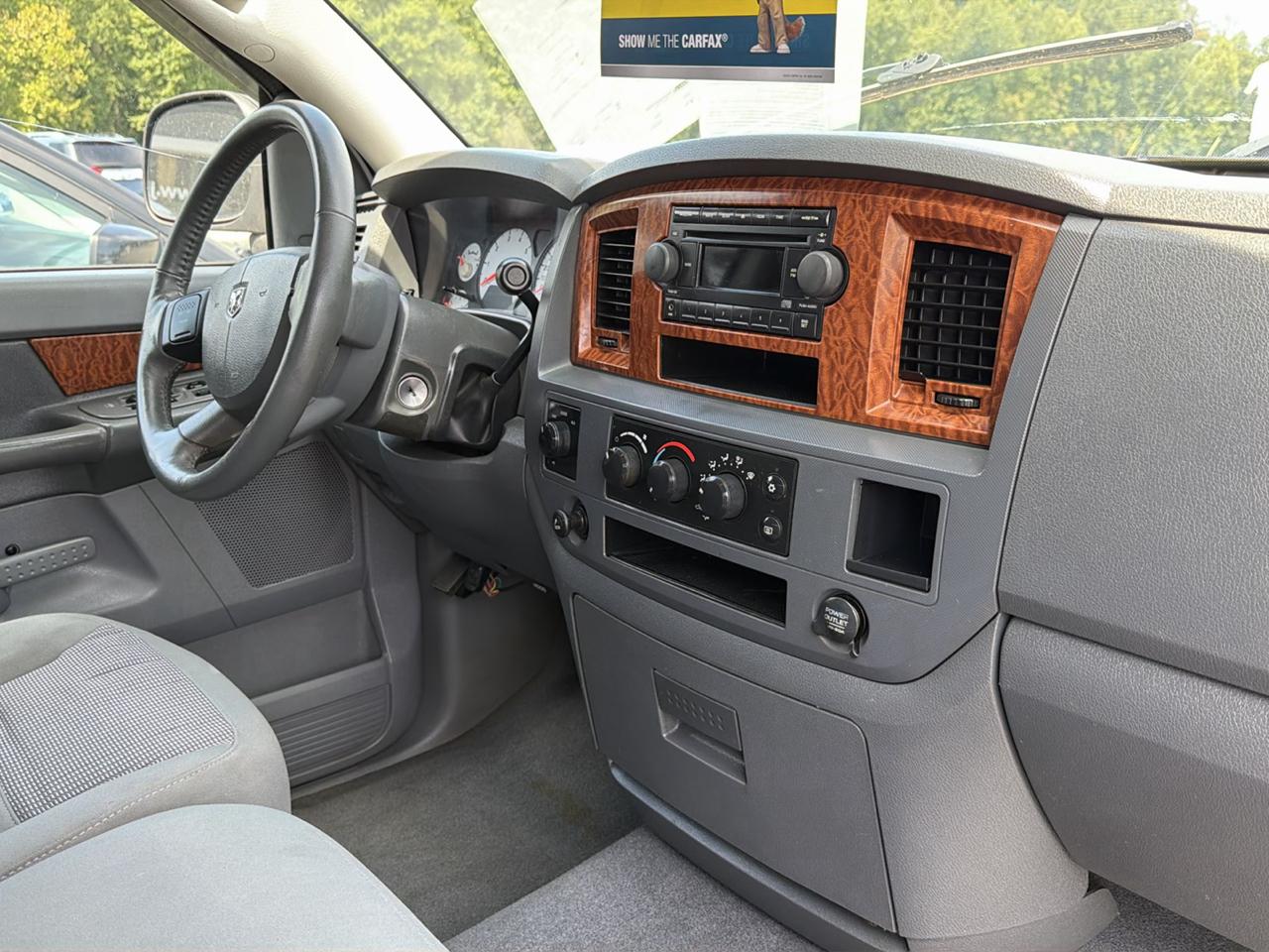 Dodge Ram 1500 SLT Crew Cab 4WD 2006