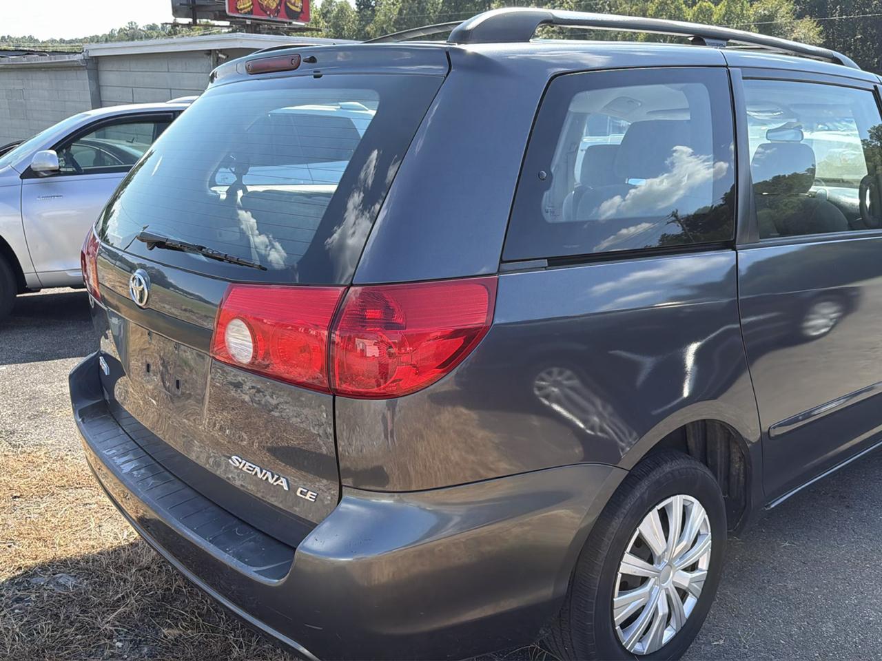 Toyota Sienna LE 7-Passenger 2006