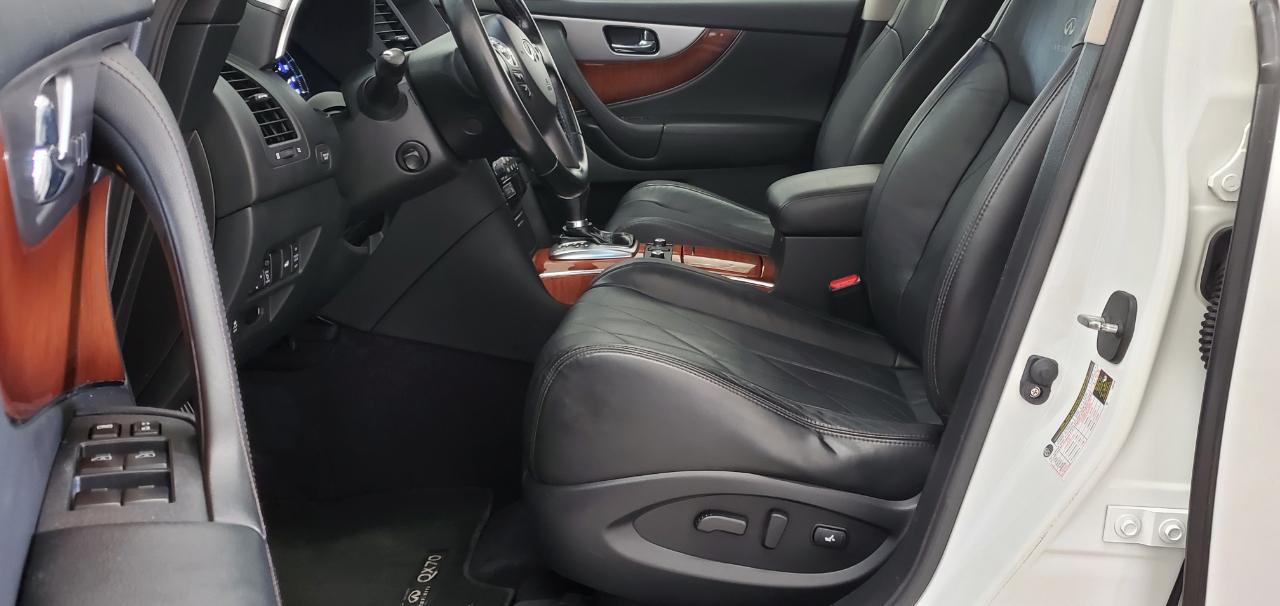 Infiniti QX70  2014