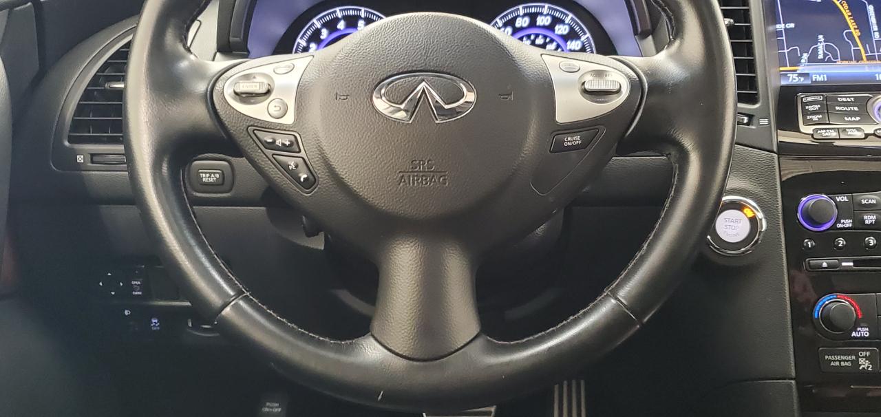 Infiniti QX70  2014