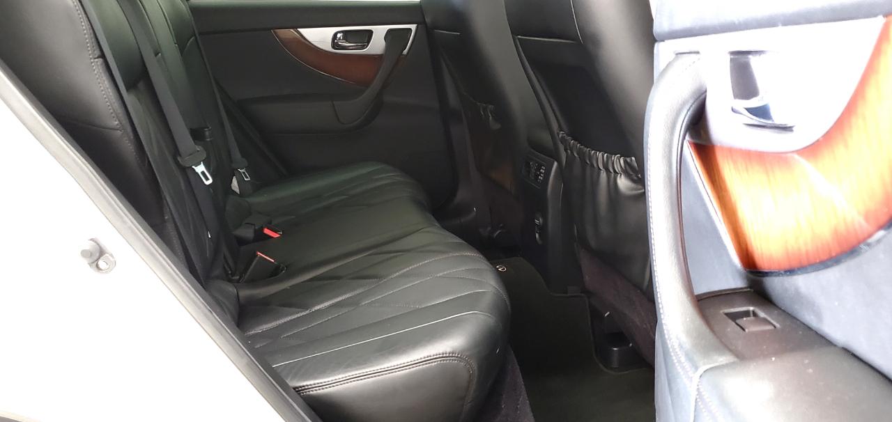 Infiniti QX70  2014