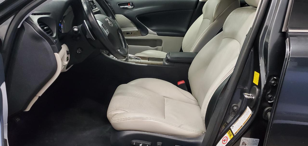 Lexus IS 250  2011