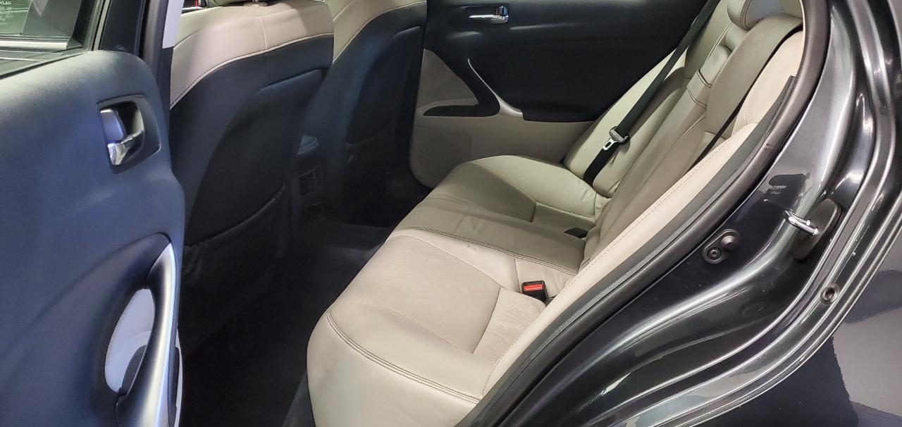 Lexus IS 250  2011
