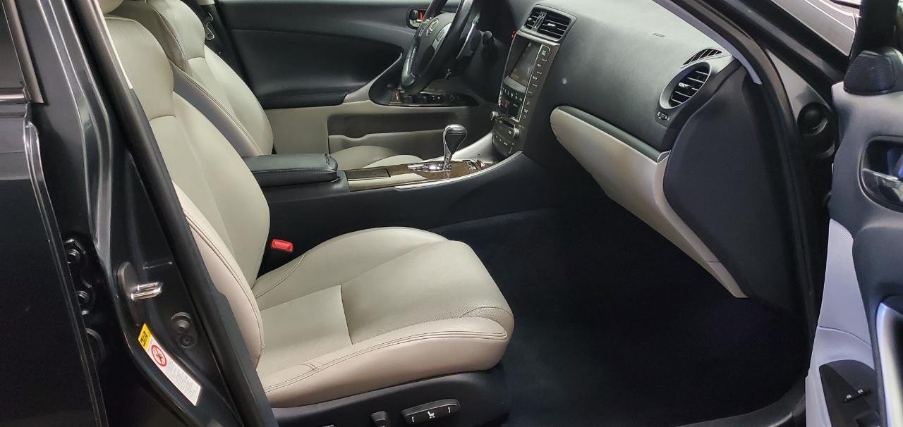 Lexus IS 250  2011