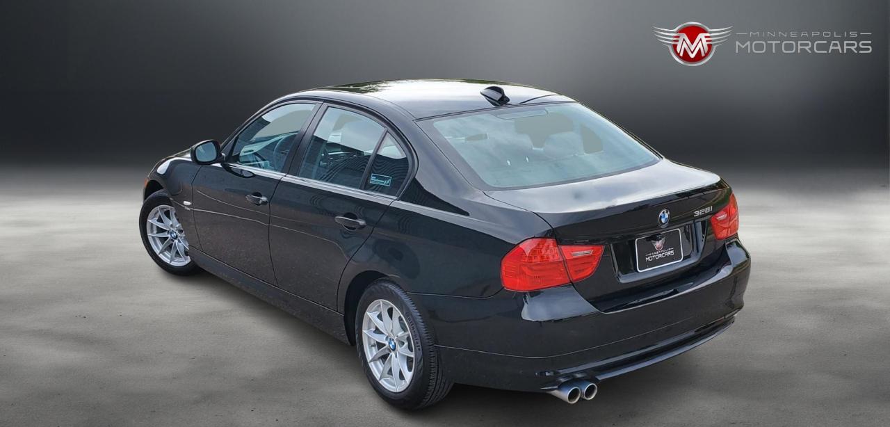 BMW 3-Series 328i xDrive 2010