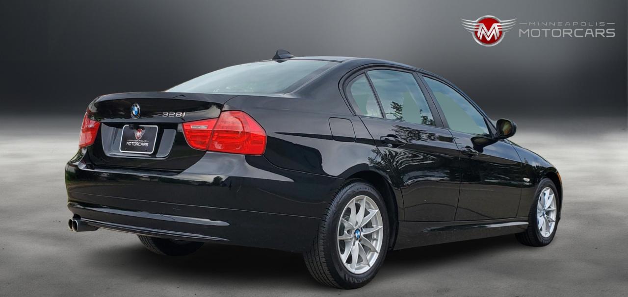 BMW 3-Series 328i xDrive 2010