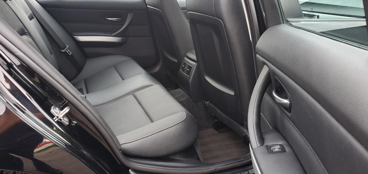 BMW 3-Series 328i xDrive 2010