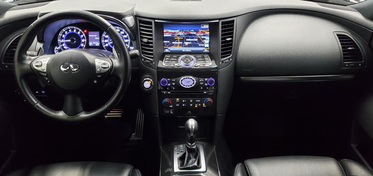 Infiniti QX70  2015