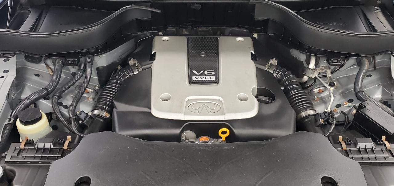 Infiniti QX70  2015