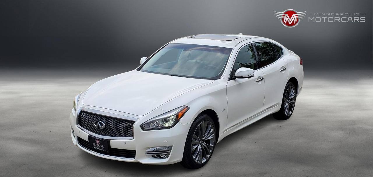 Infiniti Q70  2016