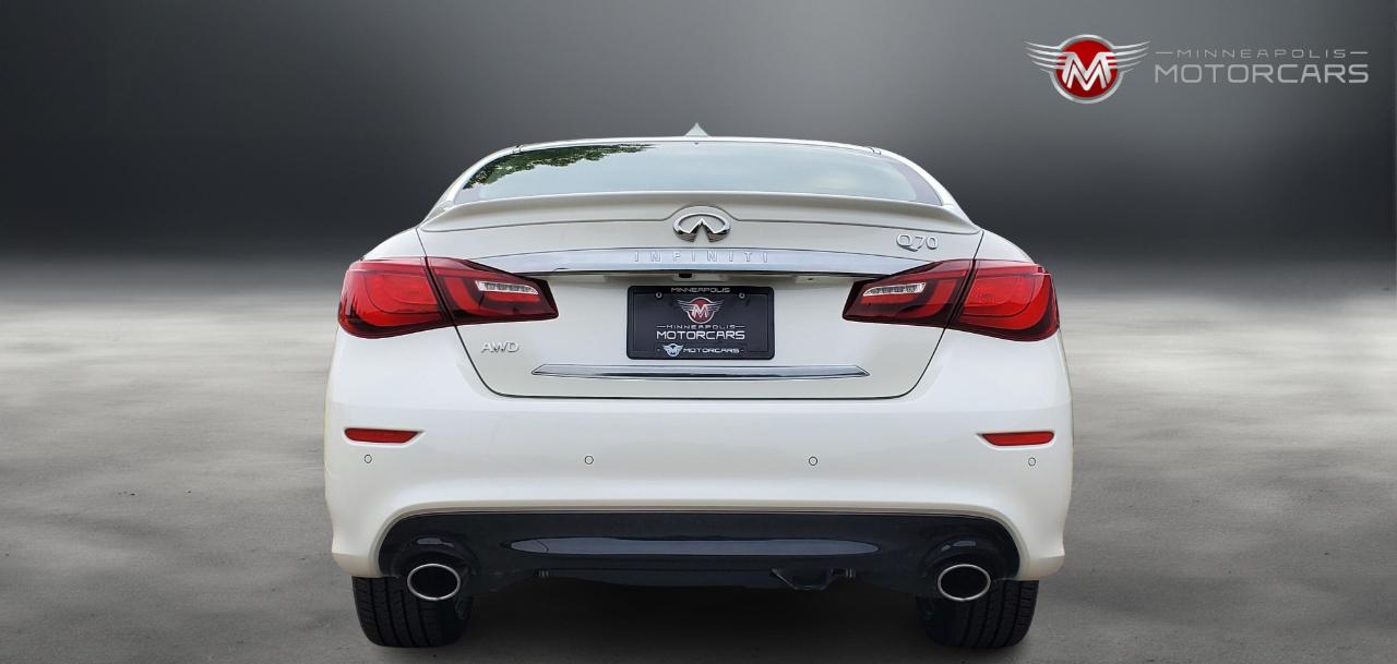 Infiniti Q70  2016
