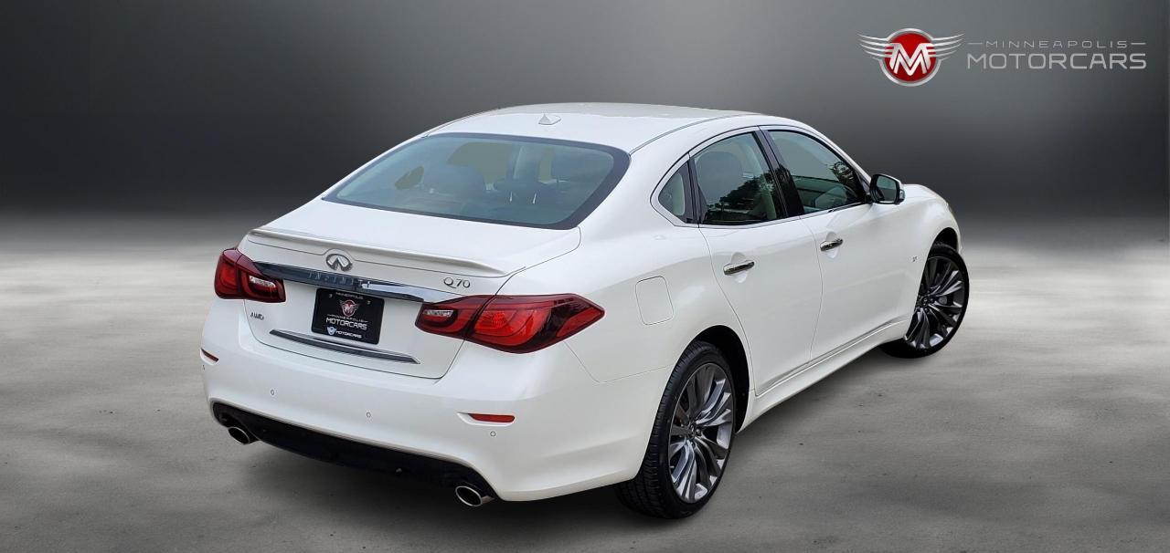 Infiniti Q70  2016