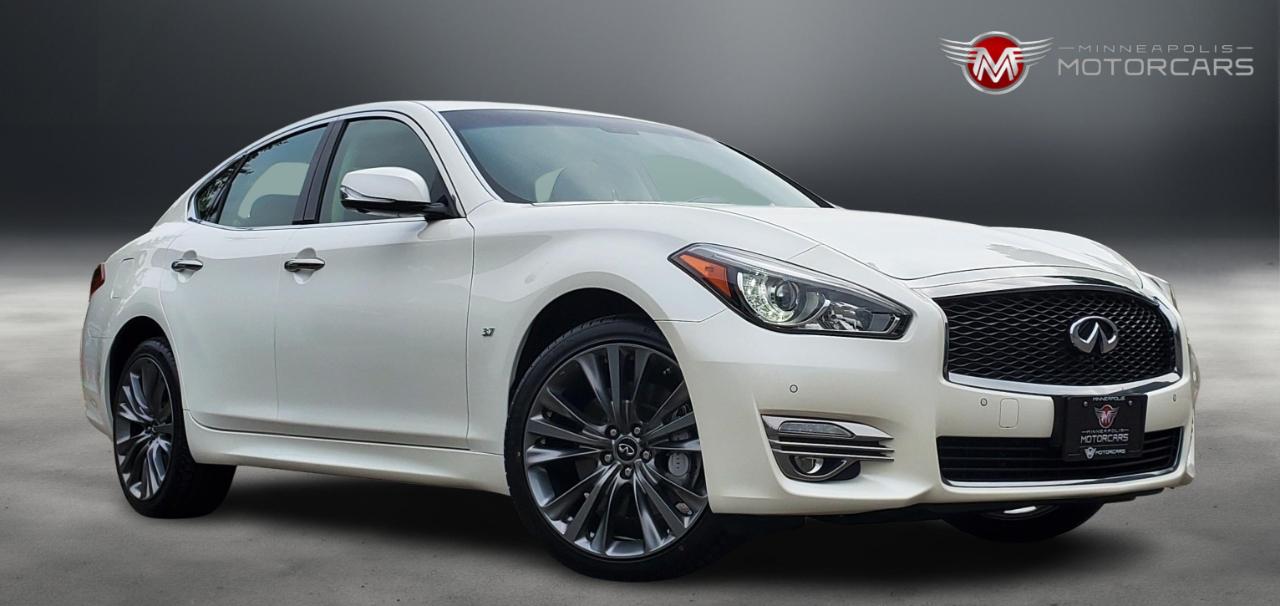 Infiniti Q70  2016